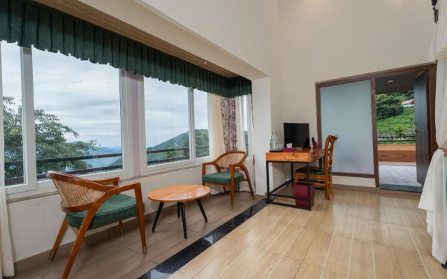 Summit Bougainvillea Tea Resort