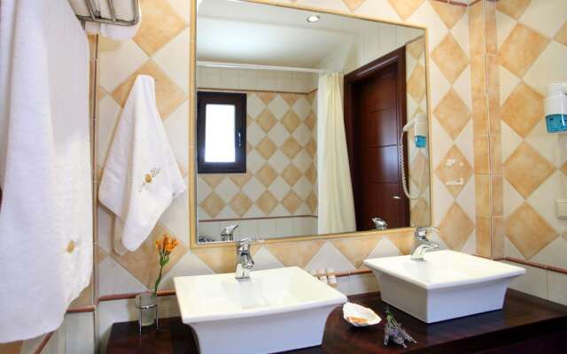 Tesoro Hotel