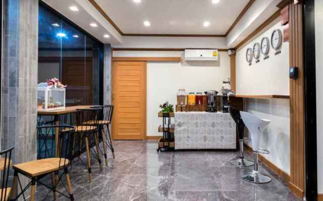 Suthep Home & Hostel