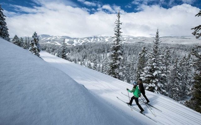 Luxury 3 Bedroom Breckenridge Vacation Rental with Mountain Views Steps from Historic Main Street