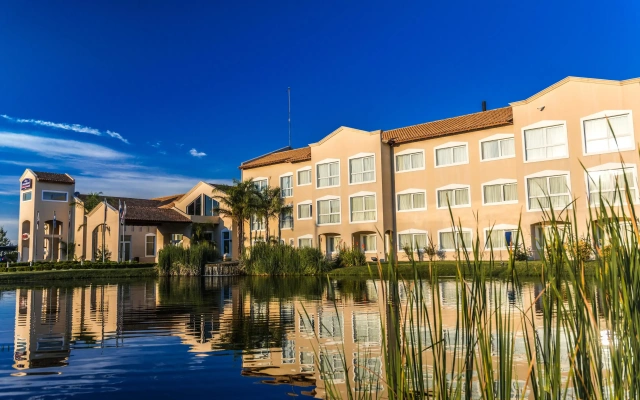 Howard Johnson Resort Spa