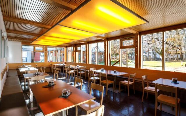 DJH Garmisch- Partenkirchen - Hostel