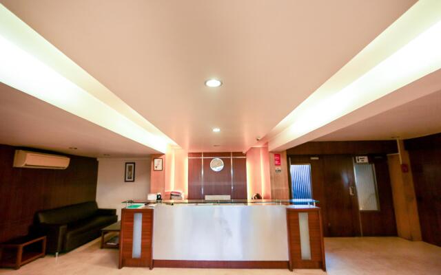 Hotel Lucky Goregaon