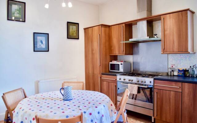 Spacious Flat in Central Stockbridge