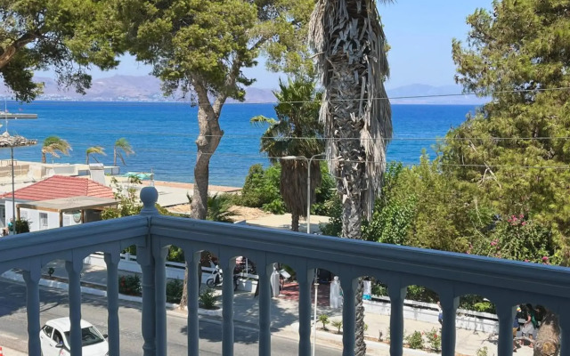 Theodorou Beach Hotel Apartments
