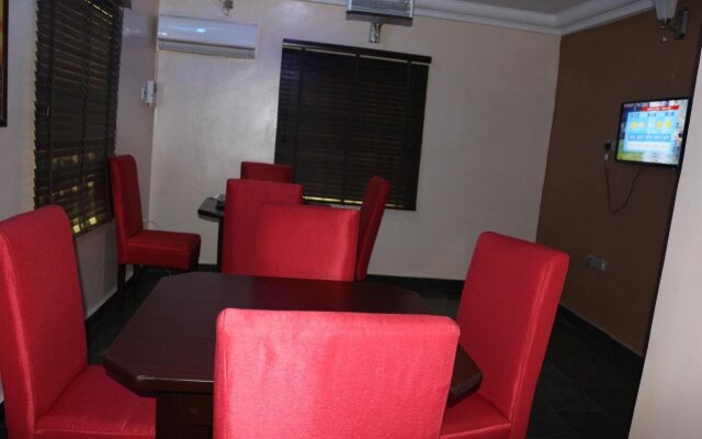 TommsVille Hotels