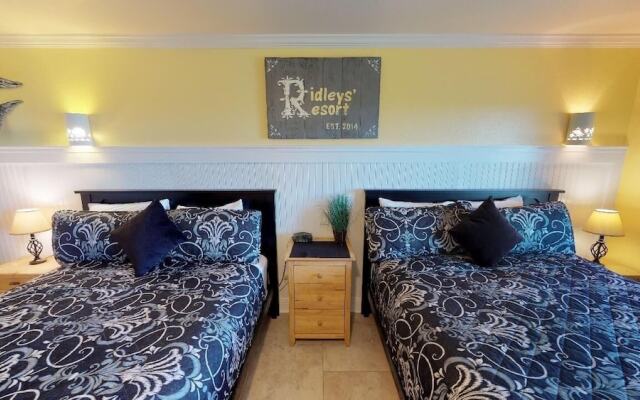 Island 126 Studio Bedroom Condo