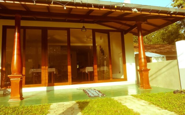 Talalla Sea Anemone Hotel