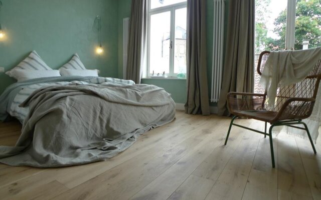 The Doghouse B&B