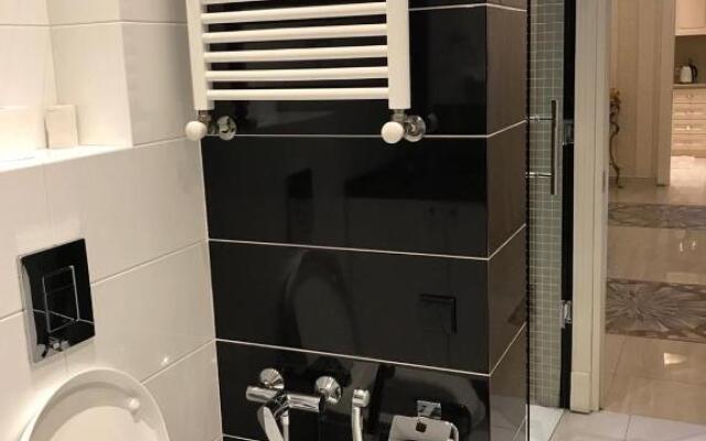 Lesya Apartment with Terrace