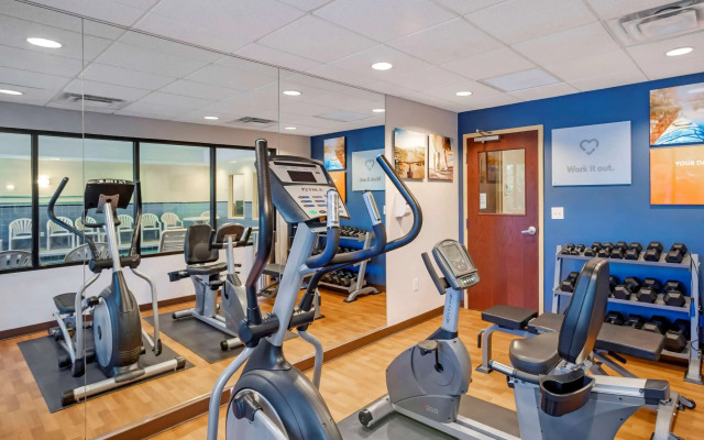 Comfort Suites Fredericksburg North