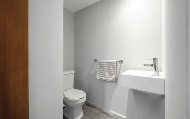 Urban Getaway Trendy Polanco Home Office