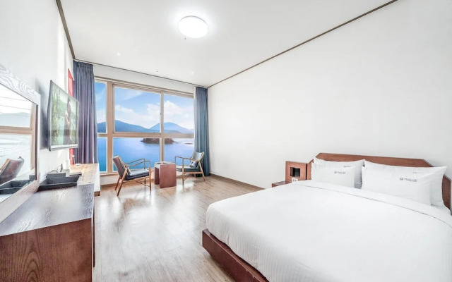 Tongyoung MartisBeach Pension