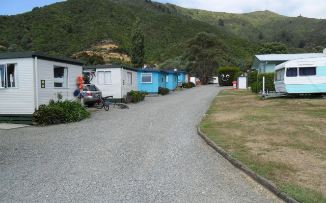 Waikawa Bay Holiday Park