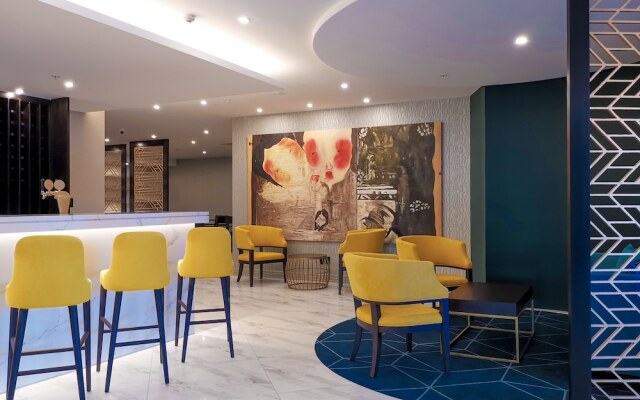 DoubleTree by Hilton Napier Hotel & Suites