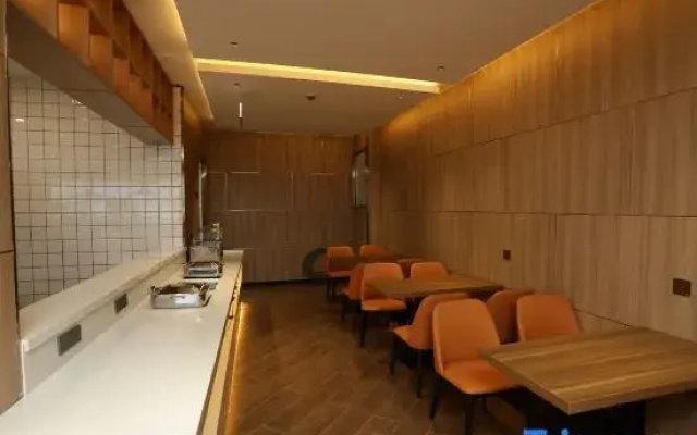 Yunting Hotel (Bayannur Linhe District Victoria Mall)