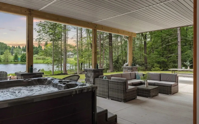 Nittany Cabin by Avantstay Lakefront, View, Firepit