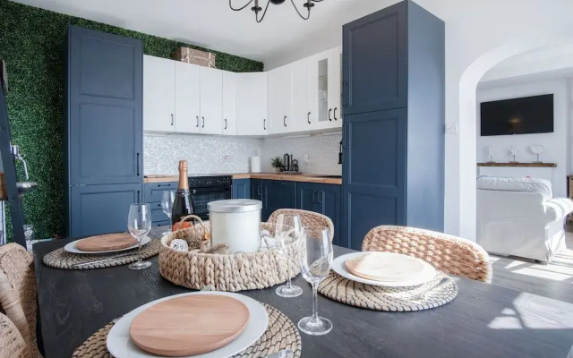 The Sand Castle - 2 Bedroom Apartment - Tenby