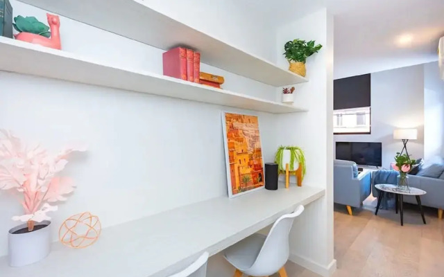 Unwind Bond Quarter Apartment 106