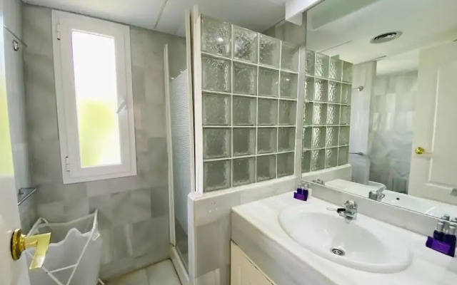 Duplex 3 Bedroom Top Floor F-3