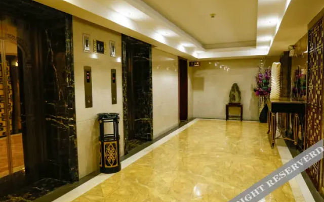 Starway Hotel (Penglai Dengzhou Road Store)
