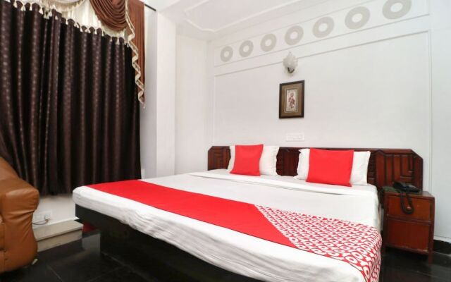 OYO 16098 Hotel Amrit