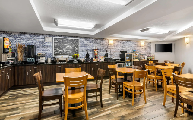 AmericInn by Wyndham Crookston U of M Crookston