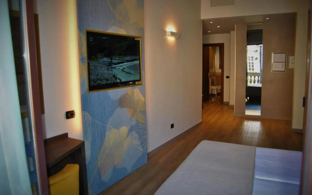 Mokinba Hotels King