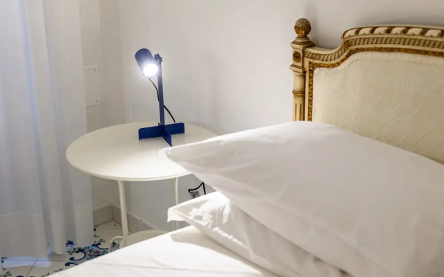 Piazza Sannazzaro 200 - Monet