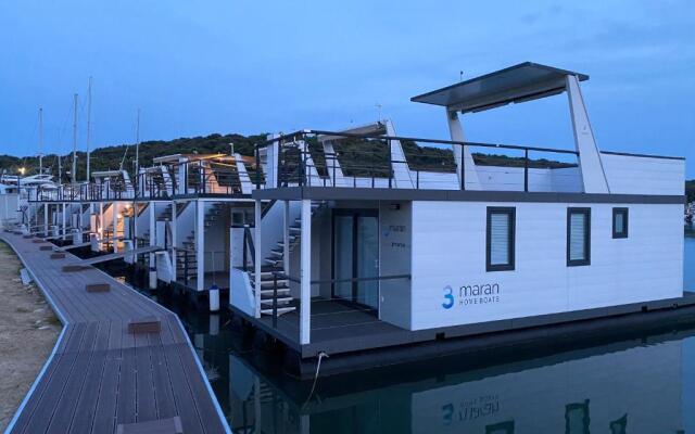 Floating House ARENA 1