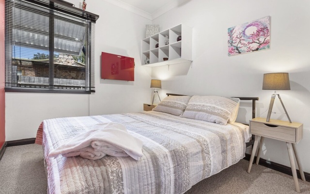 Morna Point Road 86A, Nell's Cottage – Guest Rooms – Anna Bay