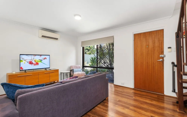 A Perfect Peach - A Sepal Stay – Guest Rooms – Perth