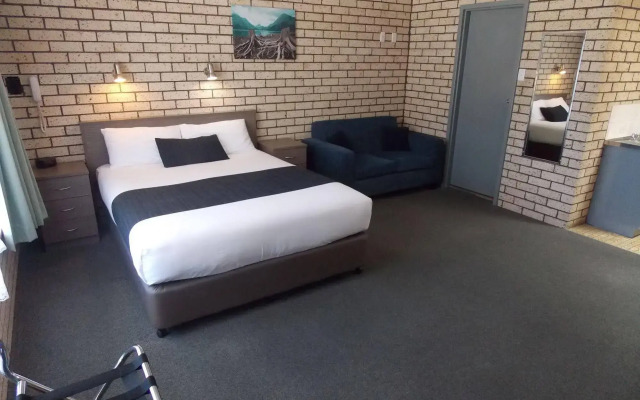 Cowra Crest Motel