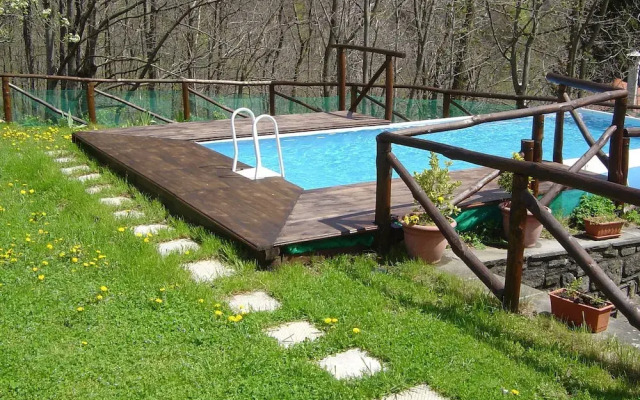 Refreshing Holiday Home With Pool, Garden, Tennis Court, BBQ