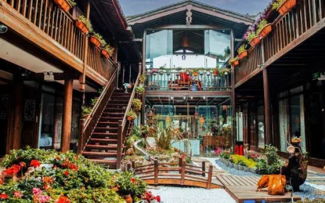 Lijiang Forget Dust Residence Inn (Second Courtyard)