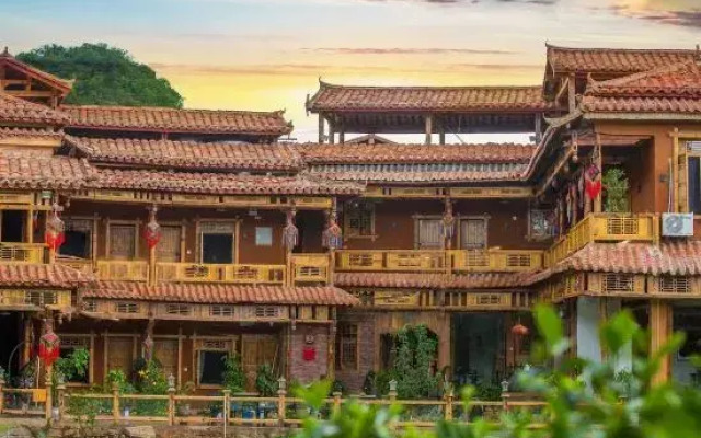 Sansheng Garden Inn (Puzhehei Xianrendong Shop)