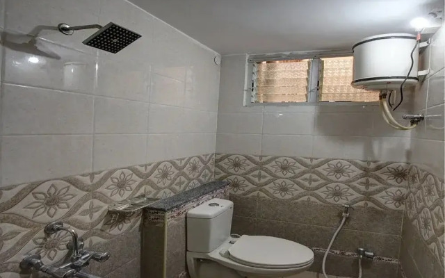 Abbirami Hotels By OYO Rooms
