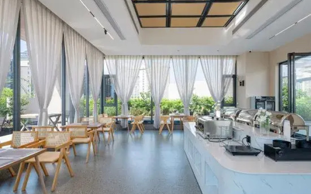 Shanshui Garden Hotel (Zhaoping Government Affairs Center)