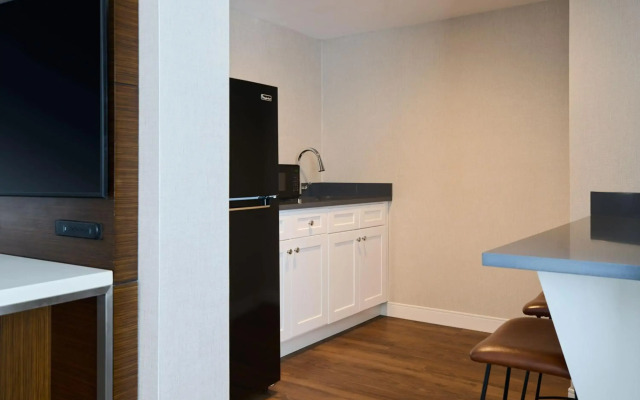 Renaissance Meadowlands Hotel