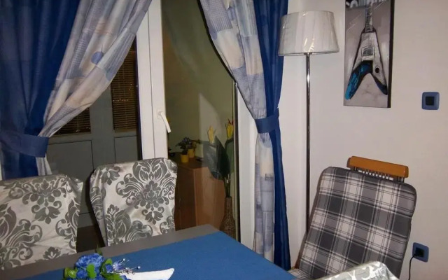 Cozy two bedroom apartment in Stinjan