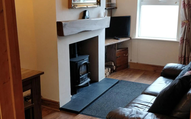 Town Centre House with free parking