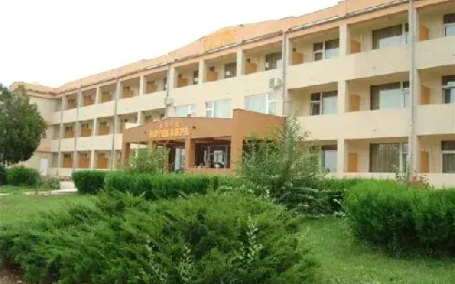 Palace Lake Mezotermale