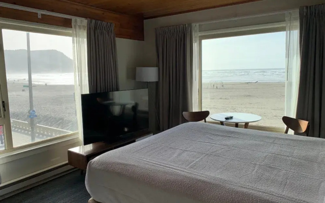 The Ocean Front at Seaside