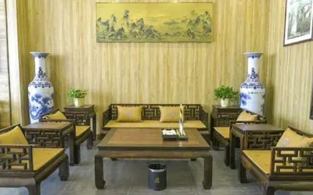 Fangcheng Port Zhenru Hotel