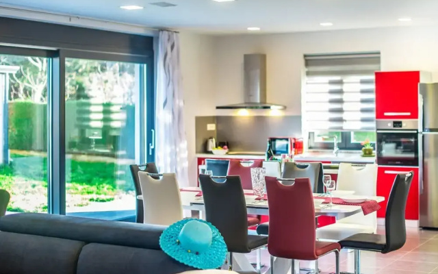 Beautiful Villa in Vrsar With Swimming Pool