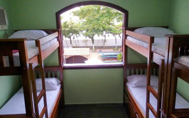 Curvão Surf House - Hostel