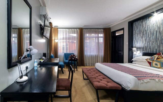 A'lure Hotel & Residences