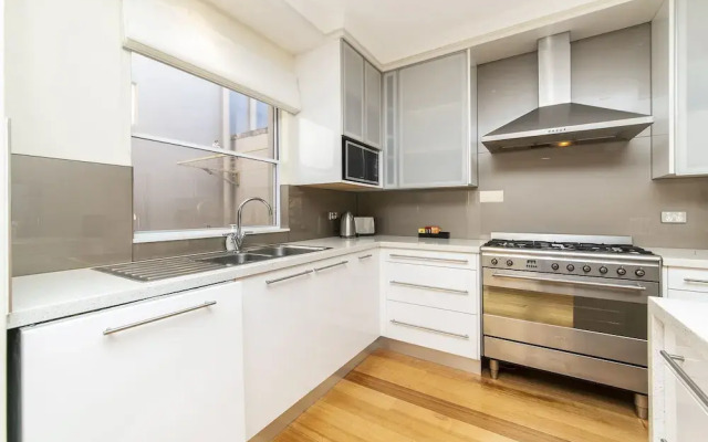 Inner Western Suburbs Retreat