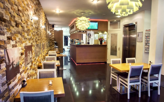 Hotel Larende