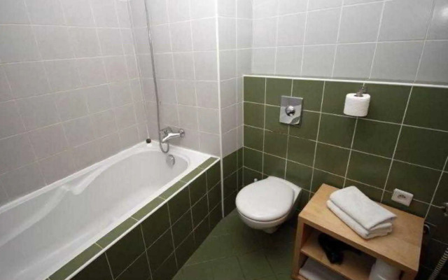 Theatre Apartments